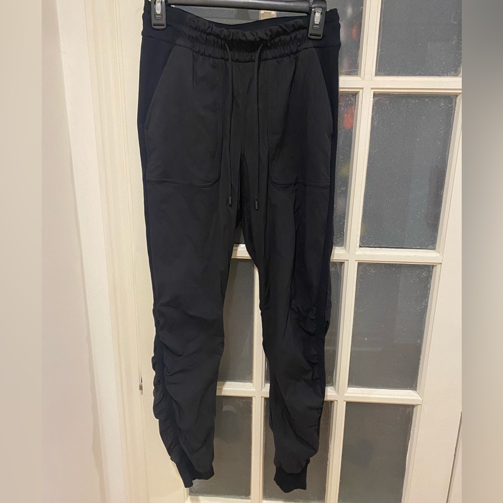 Lululemon Beyond the Studio Jogger - High Rise